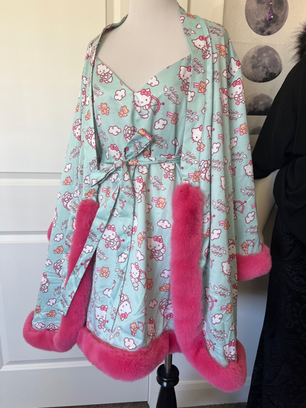 SOLD OUT Sanrio Dolls Kill Hello Kitty NGOrder Mint Robe 3 Pc Set Pink Fur Trim